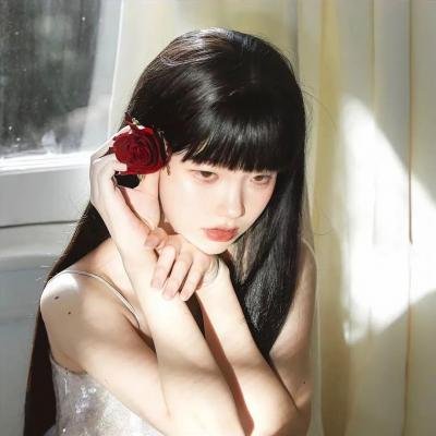 闪婚后，我成为全家福星