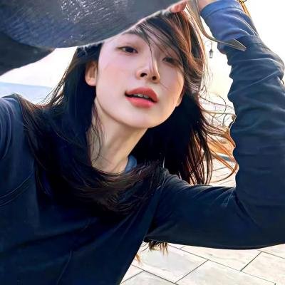 量产型璃子-另一位模型女子的人生组装记-